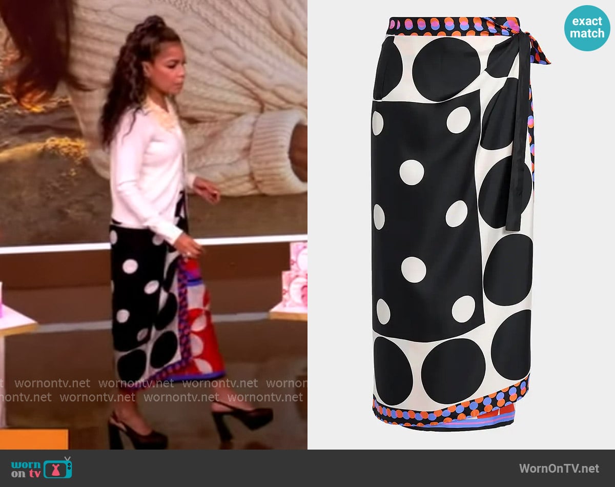 Sunny’s printed wrap skirt on The View Sunny’s printed wrap skirt on The View