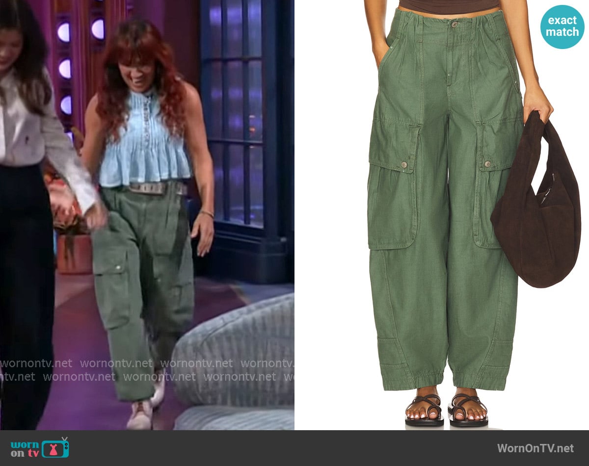 Free People Brentwood Slouch Pant In Aged Green worn by Jo Dee Messina on The Kelly Clarkson Show