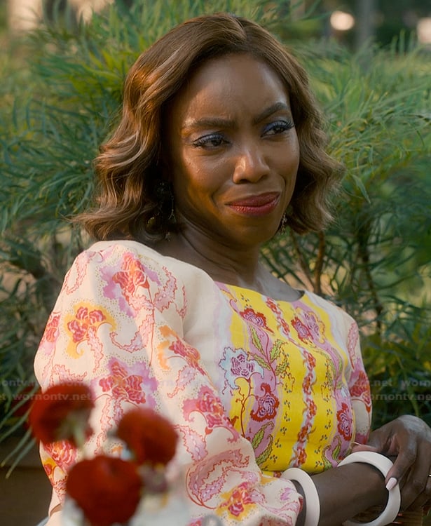 Helen’s floral print cutout dress on Sweet Magnolias
