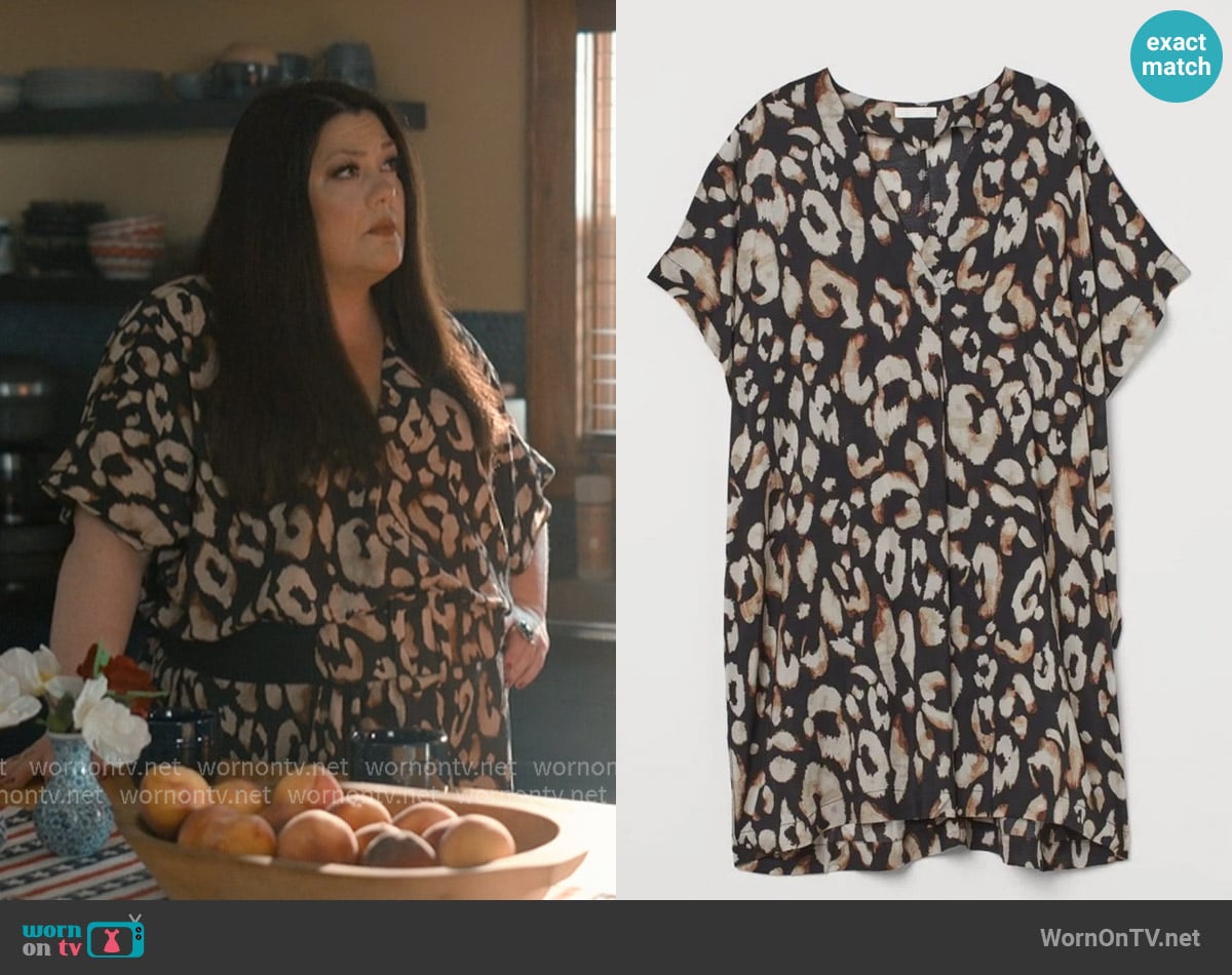 H&M Tunic Animal worn by Dana Sue Sullivan (Brooke Elliott) on Sweet Magnolias