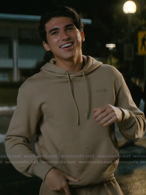 Hunter’s beige hoodie on Off Campus