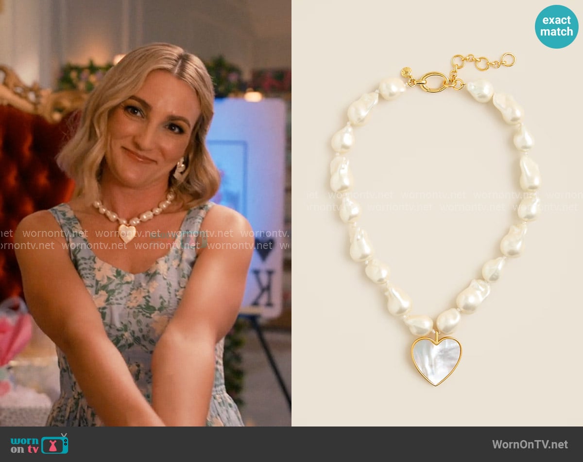 J. Crew Heart and pearl pendant necklace worn by Noreen Fitzgibbons (Jamie Lynn Spears) on Sweet Magnolias