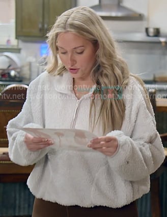 Kacie’s white quarter-zip fleece sweatshirt on The McBee Dynasty Real American Cowboys