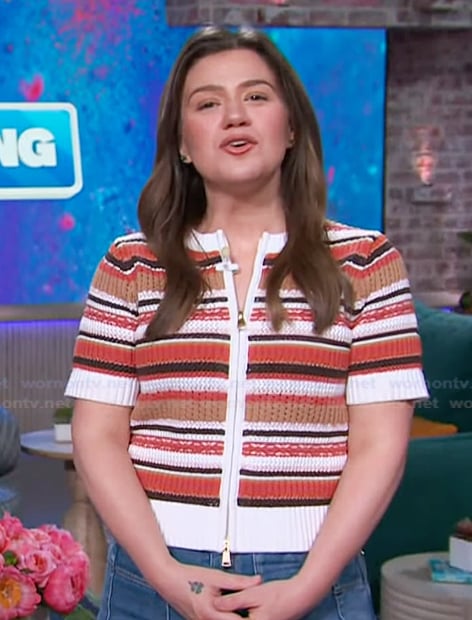 Kelly’s denim striped jeans and top on The Kelly Clarkson Show