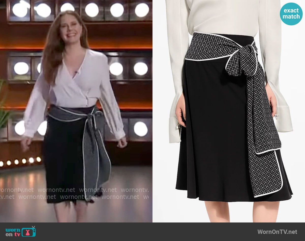 Louis Vuitton Monogram Scarf Skirt worn by Amy Adams  on The Kelly Clarkson Show