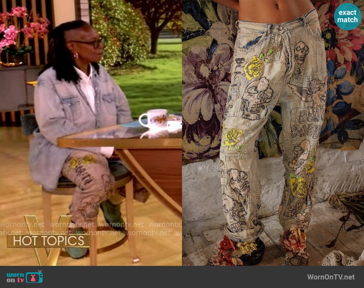 Whoopi’s printed jeans on The View