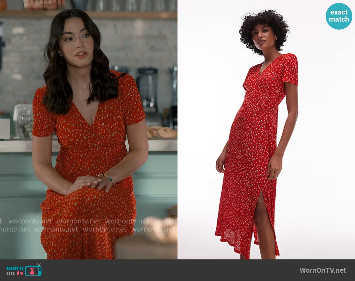 Mango V neck floral print midi tea dress in red worn by Annie Sullivan (Anneliese Judge) on Sweet Magnolias