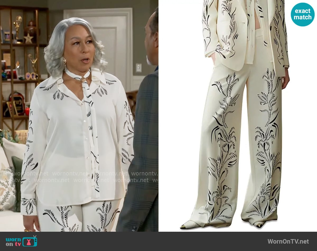 Marella Art.365 Pesco Printed Pants worn by Anita Dupree (Tamara Tunie) on Beyond the Gates