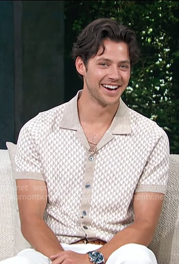 Matt Cornett’s Ivory geometric short sleeve shirt on Access Hollywood