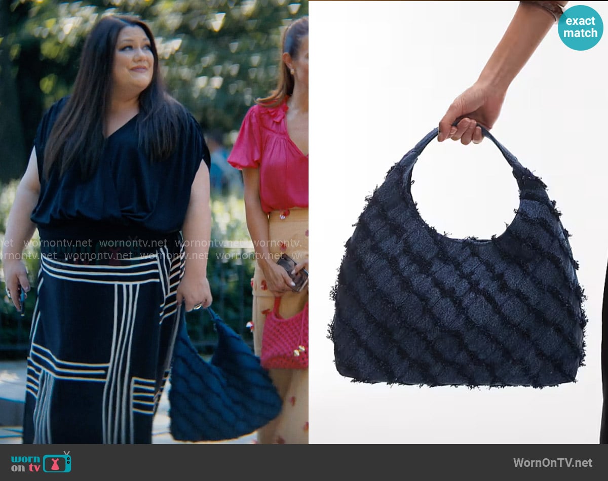 & Other Stories Braided Denim Tote Bag in Blue denim worn by Dana Sue Sullivan (Brooke Elliott) on Sweet Magnolias