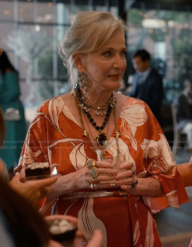 Paula’s floral print wrap dress on Sweet Magnolias