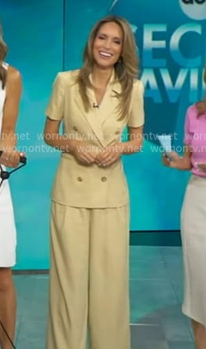Rhiannon’s yellow short sleeve blazer and pants on Good Morning America
