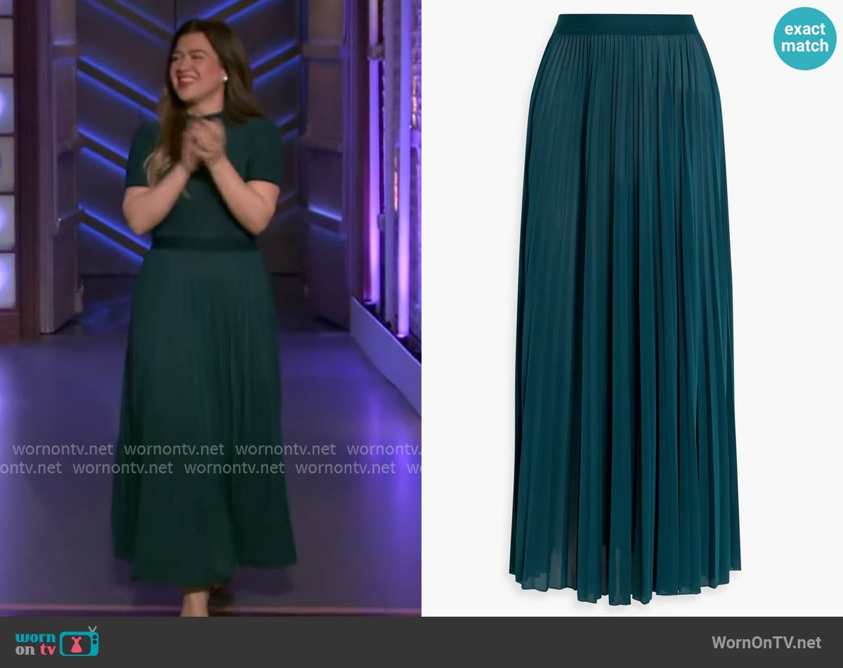 Ronny Kobo Mist pleated stretch-crepe maxi skirt worn by Kelly Clarkson on The Kelly Clarkson Show