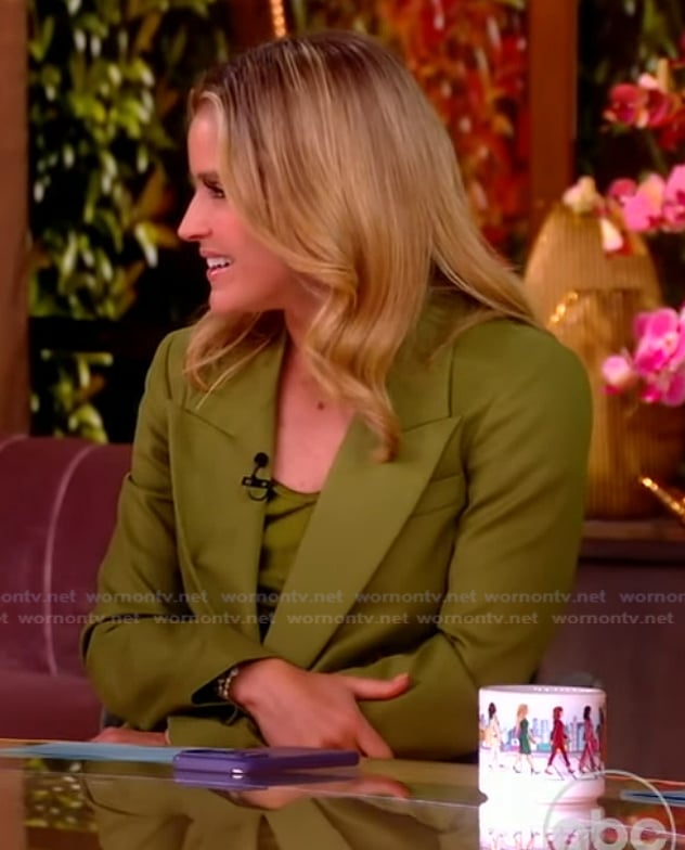 Sara’s green blazer and pants on The View