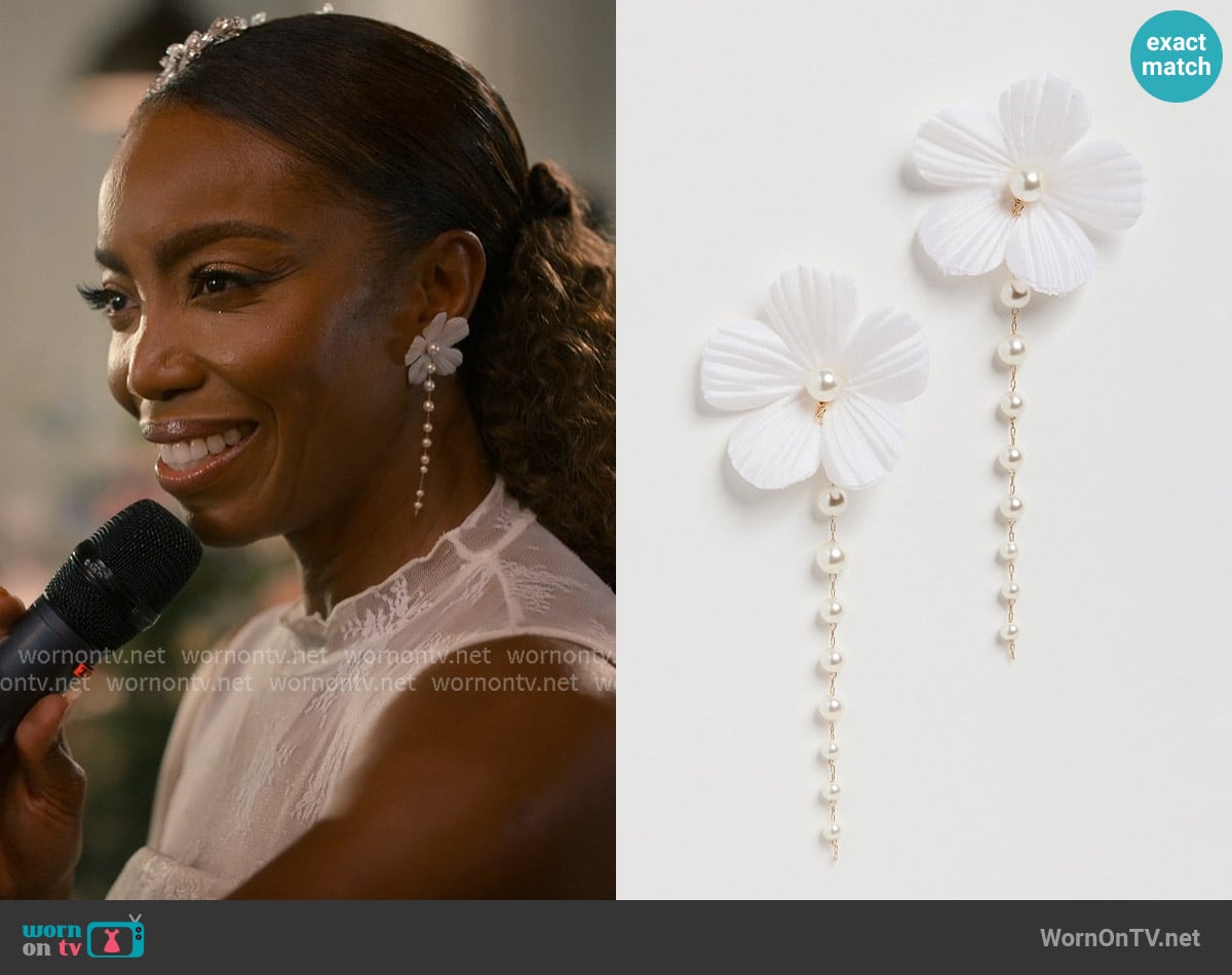 Shashi Liaigre Earrings worn by Helen Decatur (Heather Headley) on Sweet Magnolias
