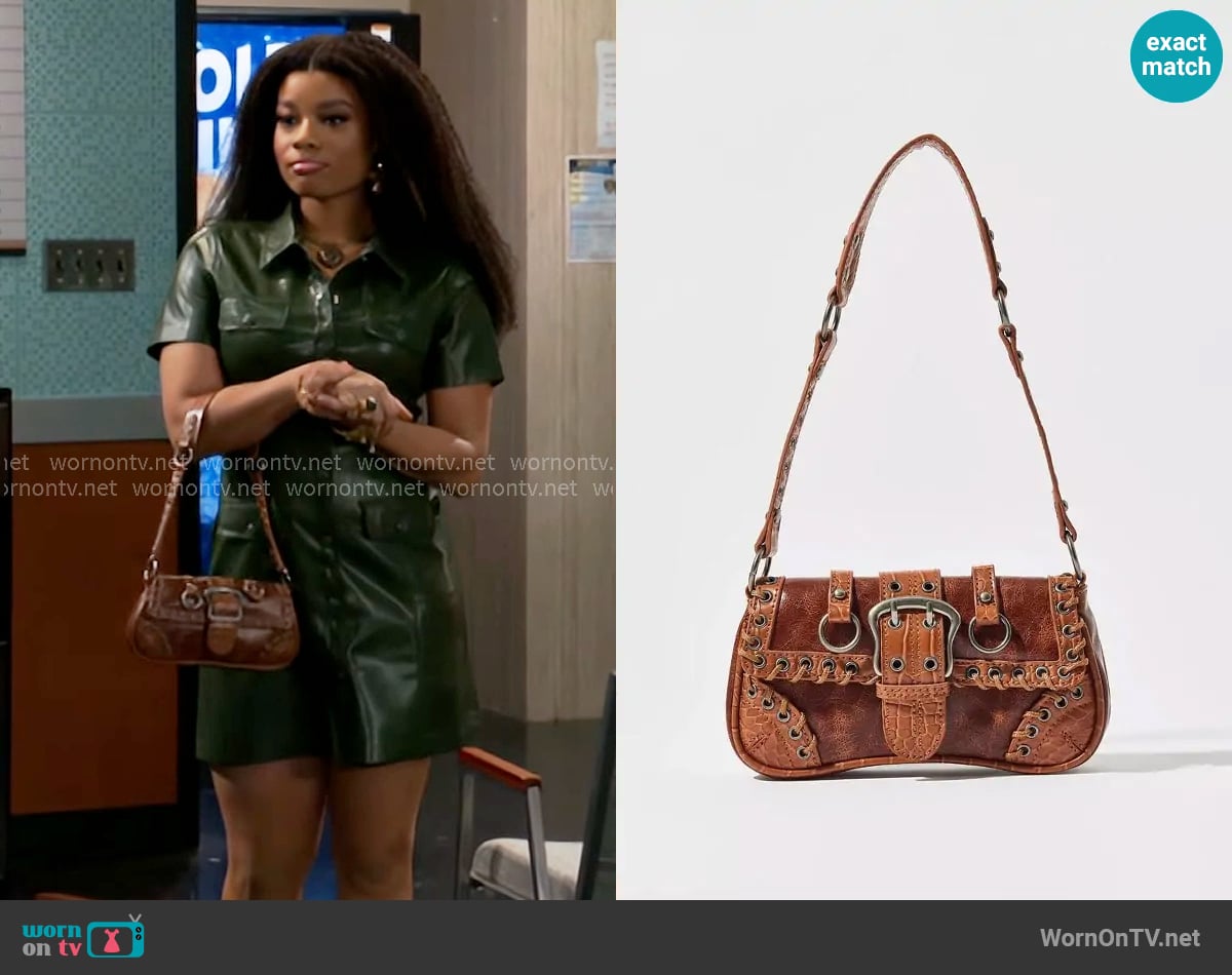 Silence + Noise at Urban Outfitters Jade Laced Rivet Bag worn by Eva Thomas (Ambyr Michelle) on Beyond the Gates