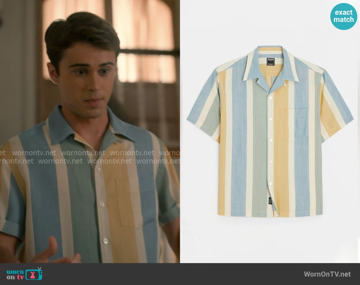 Todd Snyder Cropped Relaxed Fit Rayon Capri Shirt worn by Tyler Townsend (Carson Rowland) on Sweet Magnolias