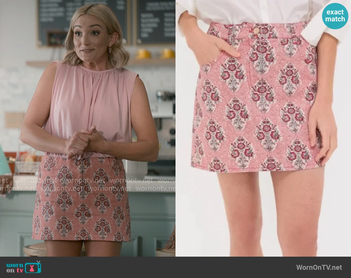 Tuckernuck Scarlet Sonata Denim Pippa Mini Skirt worn by Noreen Fitzgibbons (Jamie Lynn Spears) on Sweet Magnolias