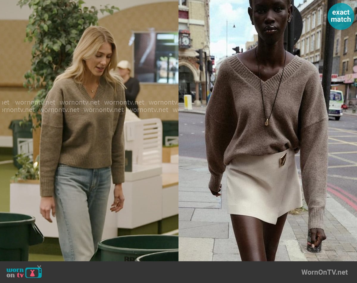 Zara Soft Nit V-Neck Sweater in Mink marl worn by Lexi Sundin on In The City