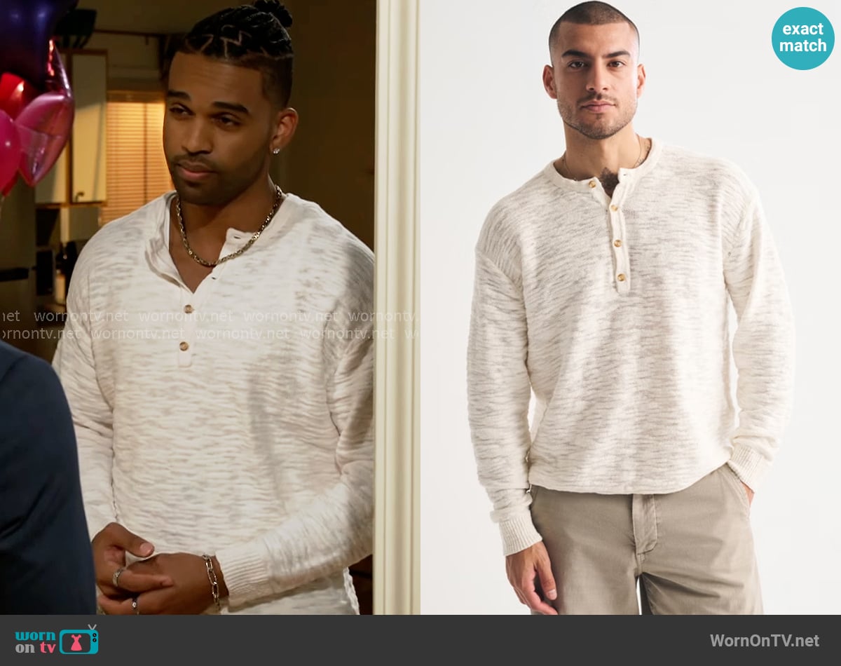 Izaiah’s cream textured sweater on Beyond the Gates