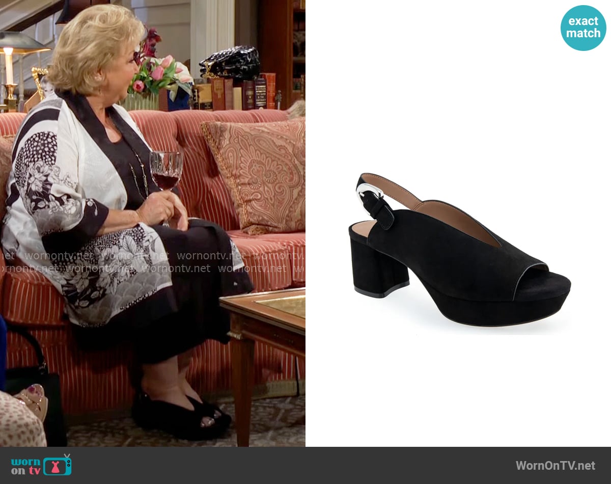 Traci’s black shoes on The Young and the Restless Traci’s black shoes on The Young and the Restless