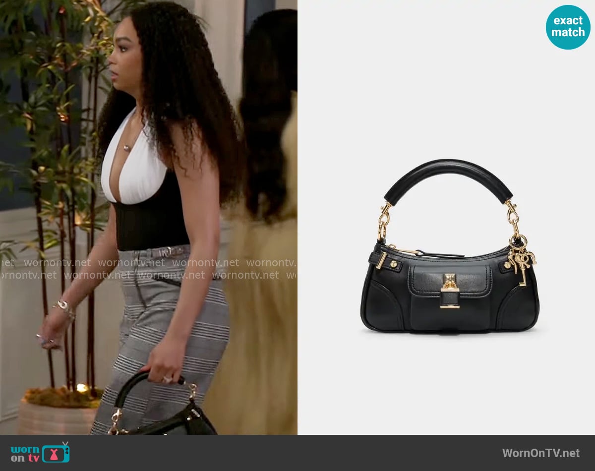 Chelsea’s bag on Beyond the Gates