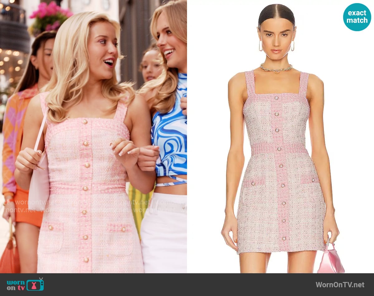 Elle’s pink button-front mini dress on Elle Elle’s pink button-front mini dress on Elle