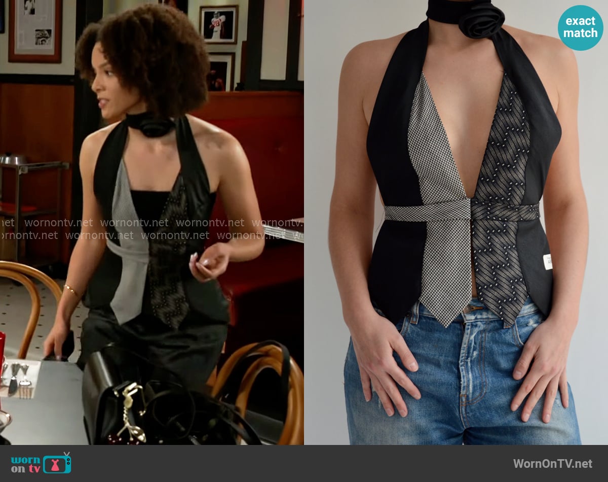 Archive the Label Tie Top & Flower Choker nº 62 worn by Deanna McBride (Angela Fairley) on Beyond the Gates