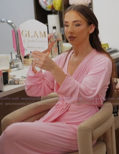 Ariana’s pink robe on Next Gen NYC