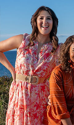 Brooke’s floral dress, raffia belt, and red bag on The Five Star Weekend