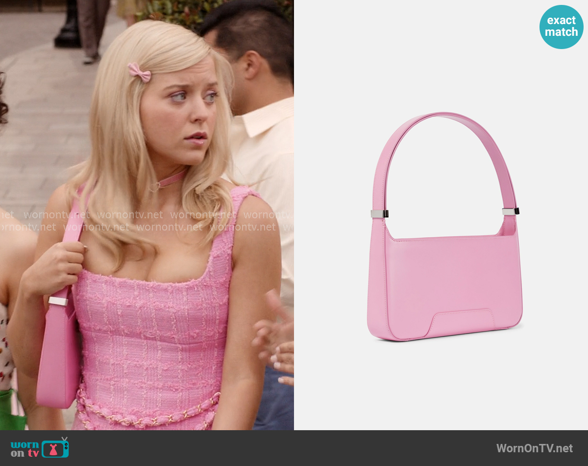 Burberry TB leather shoulder bag worn by Elle Woods (Lexi Minetree) on Elle