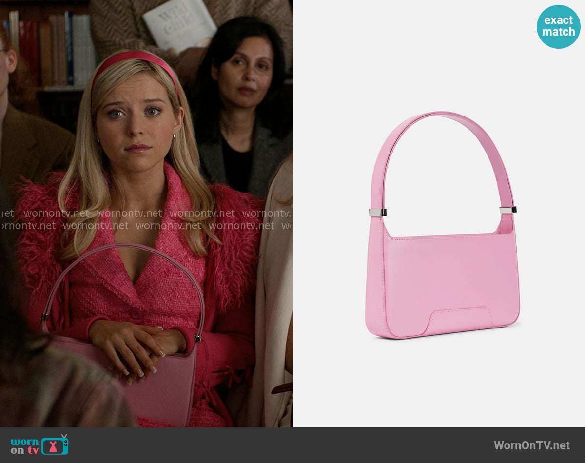 Burberry TB leather shoulder bag worn by Elle Woods (Lexi Minetree) on Elle