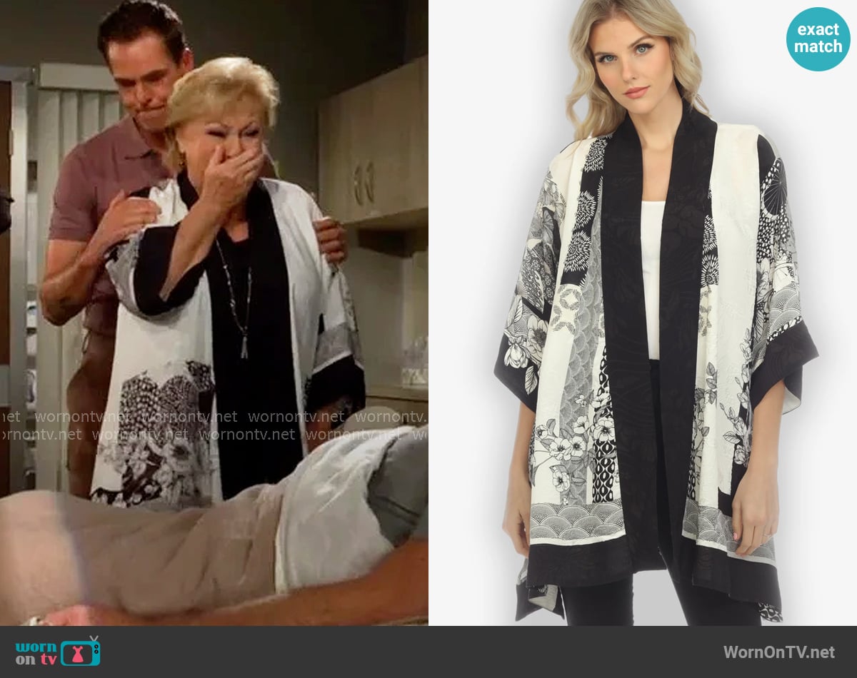 Citron Black White Blossom Silk Kimono worn by Traci Abbott (Beth Maitland) on The Young and the Restless