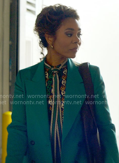 Dru-Ann’s chain print blouse on The Five Star Weekend
