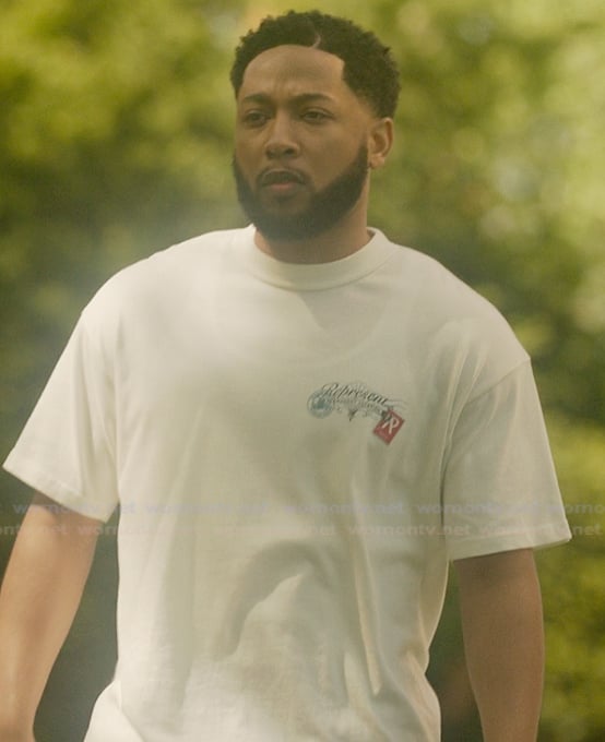Emmett’s white tee on The Chi