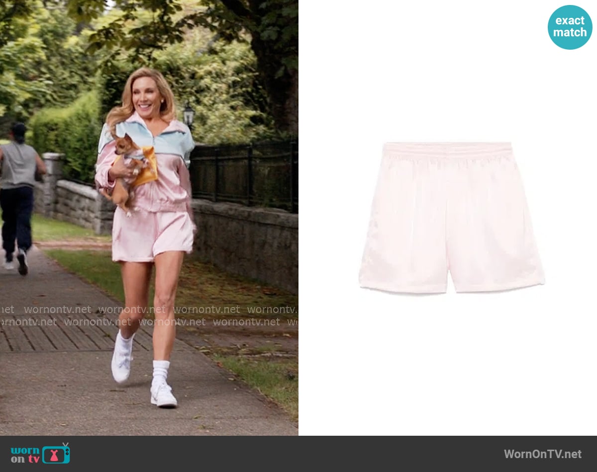 Ernest W. Baker Pink Shorts worn by Eva Woods (June Diane Raphael) on Elle