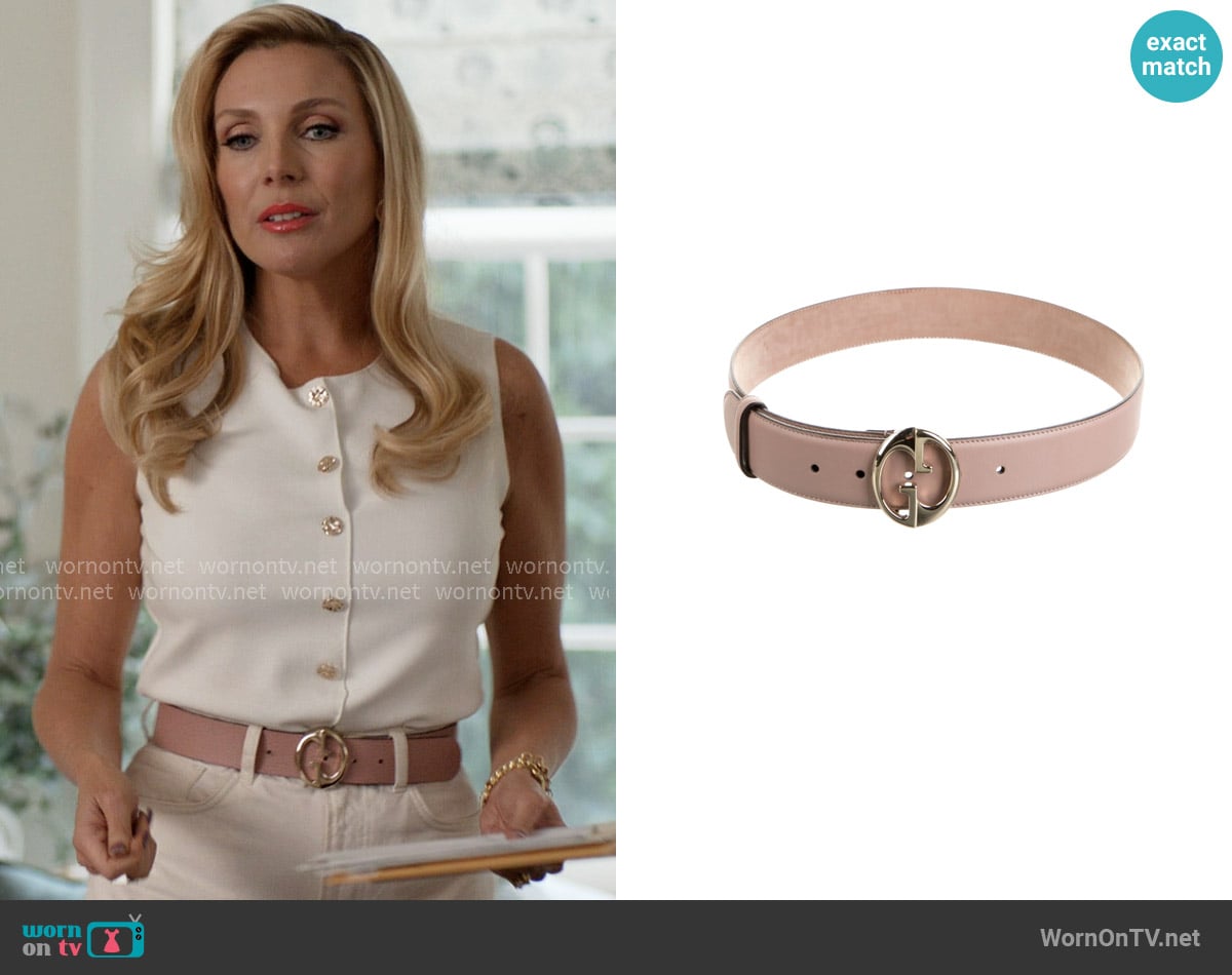 Gucci Vintage Smooth Leather Double G Belt in Dusty Pink worn by Eva Woods (June Diane Raphael) on Elle