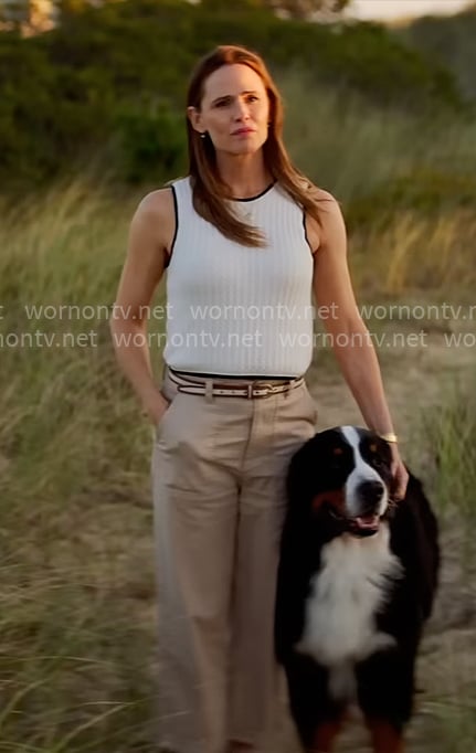 Hollis’ knit top with contrast trims on The Five Star Weekend