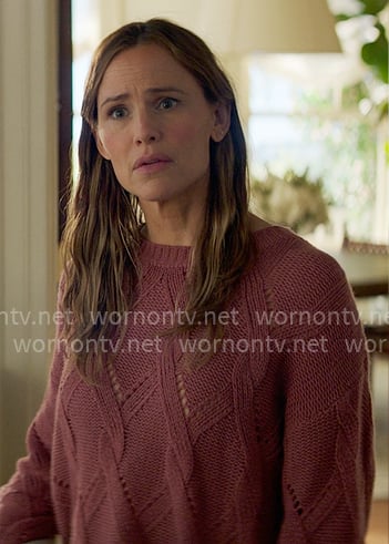 Hollis’ pink cable knit sweater on The Five Star Weekend