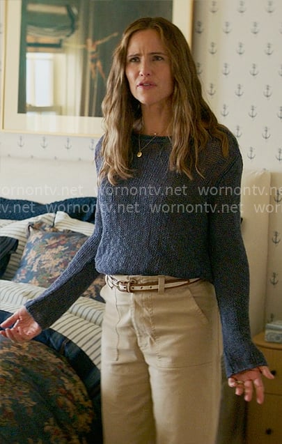 Hollis’s navy knit sweater on The Five Star Weekend
