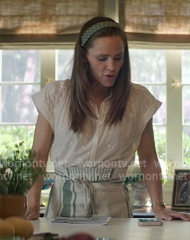 Hollis’s white embroidered top on The Five Star Weekend