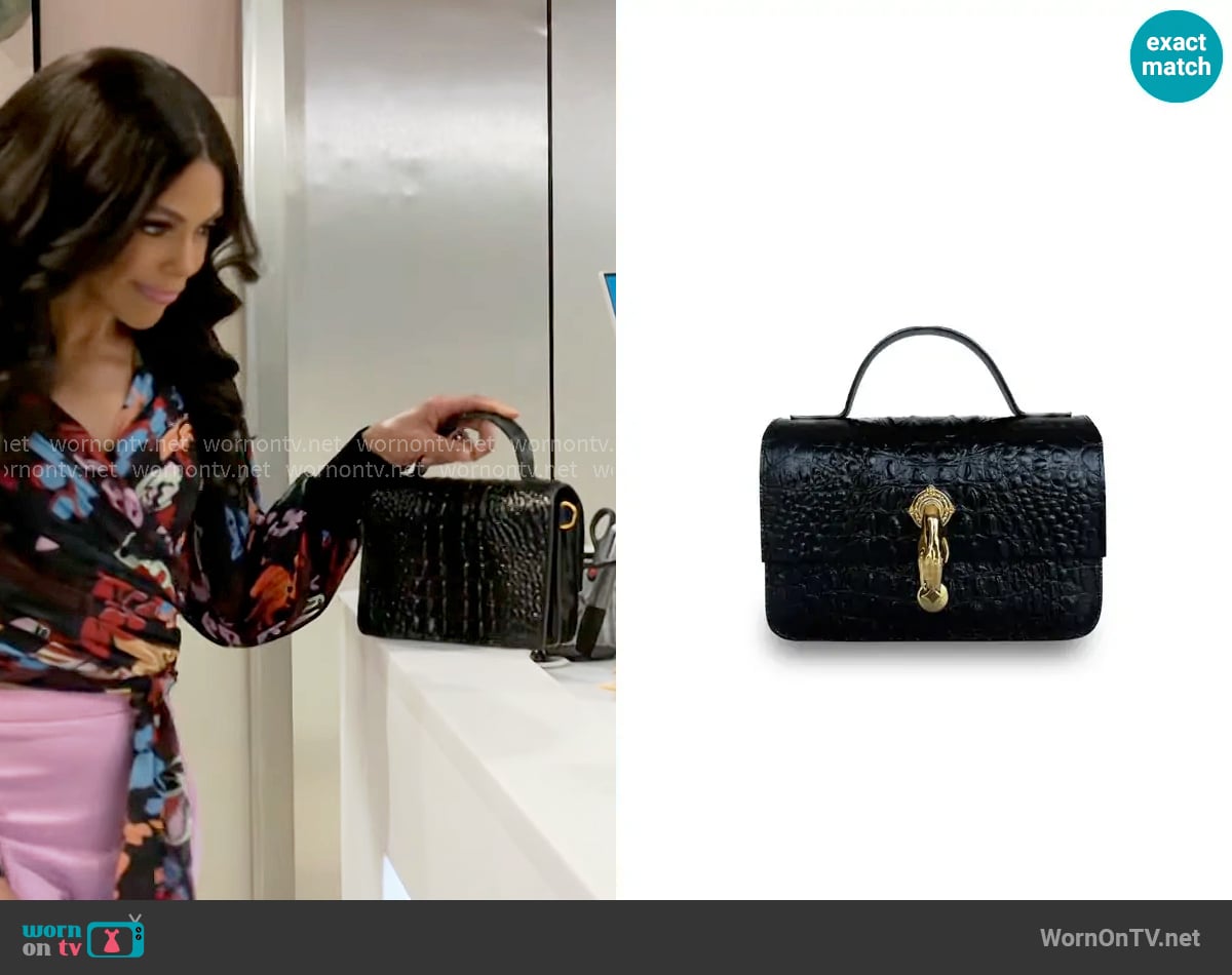 Indigolush Midi Classic Gl Black Bag worn by Dani Dupree (Karla Mosley) on Beyond the Gates