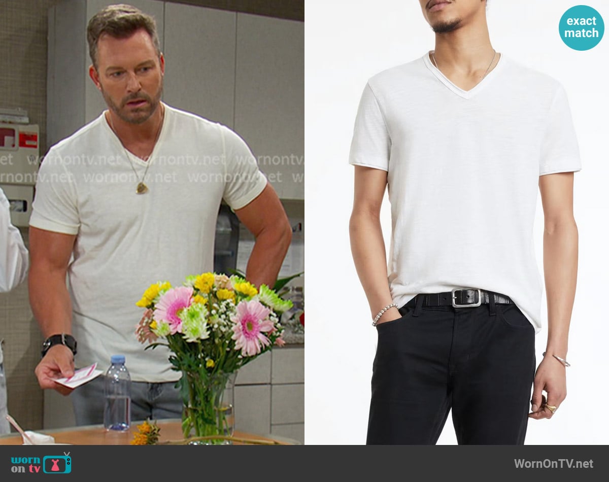 Brady’s white v-neck tee on Days of our Lives Brady’s white v-neck tee on Days of our Lives