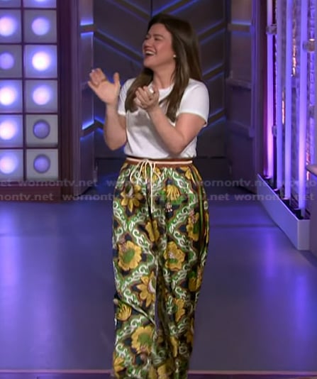 Kelly’s floral print wide leg pants on The Kelly Clarkson Show
