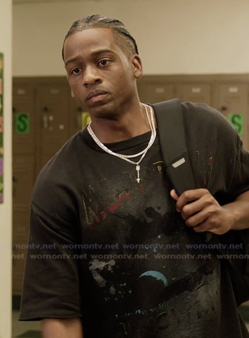 Khalil’s black graphic tee on All American
