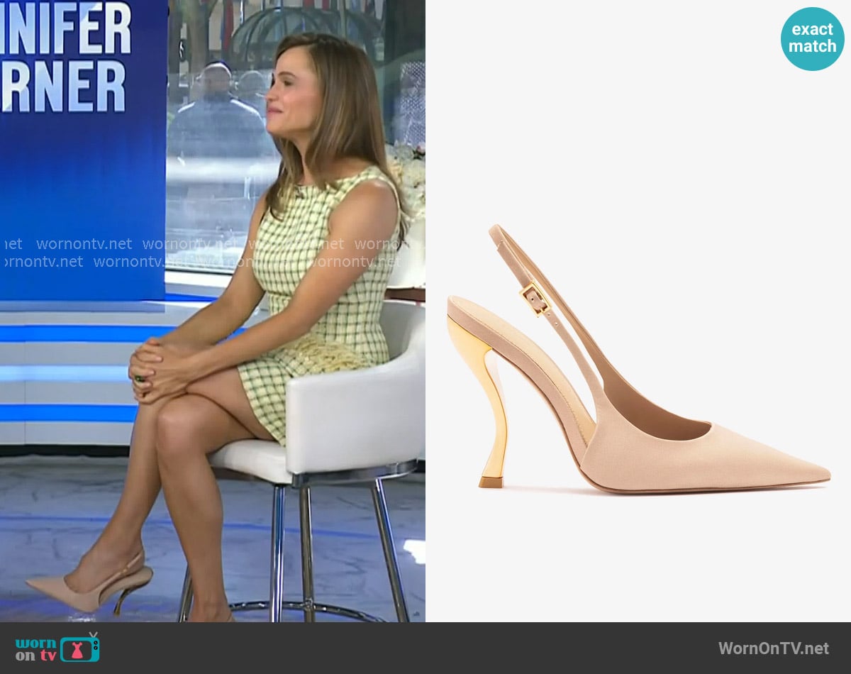 Jennifer Garner’s pink slingback pumps on Today