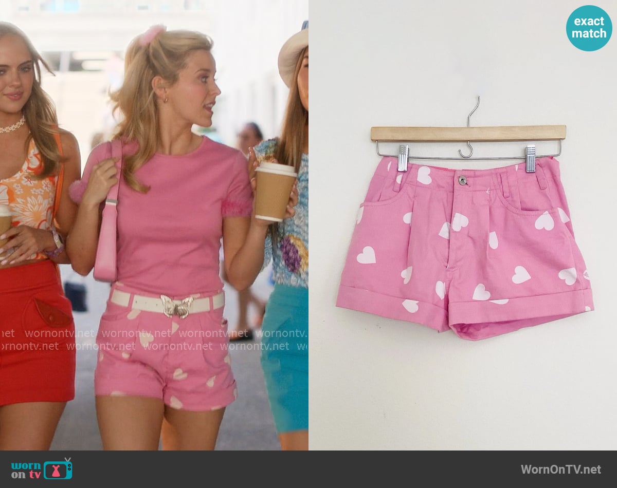 Moschino Heart Print High-Waist Shorts worn by Elle Woods (Lexi Minetree) on Elle