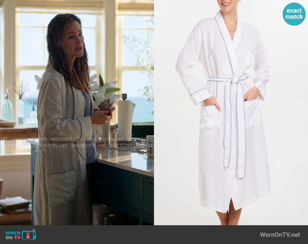 Pour Les Femmes Linen Robe - Piped in Blue worn by Hollis Shaw (Jennifer Garner) on The Five Star Weekend