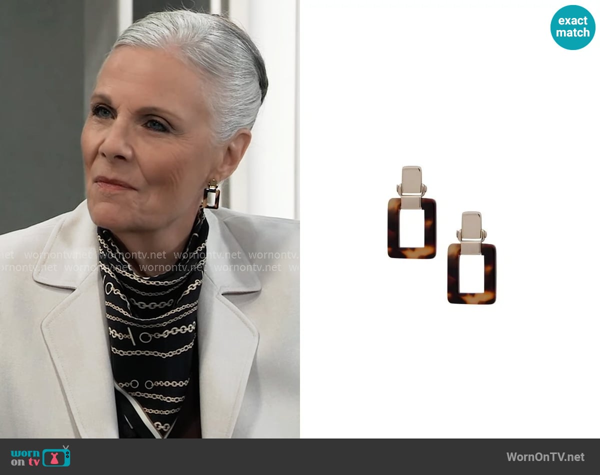 Ralph Lauren Tortoise Link Drop Earrings worn by Tracy Quartermaine (Jane Elliot) on General Hospital