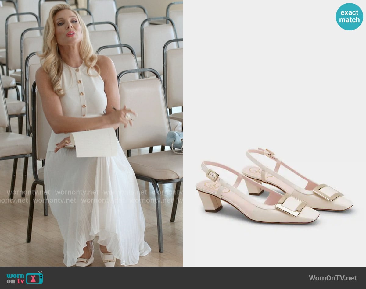 Roger Vivier Belle Vivier Slingback Pumps in patent leather worn by Eva Woods (June Diane Raphael) on Elle